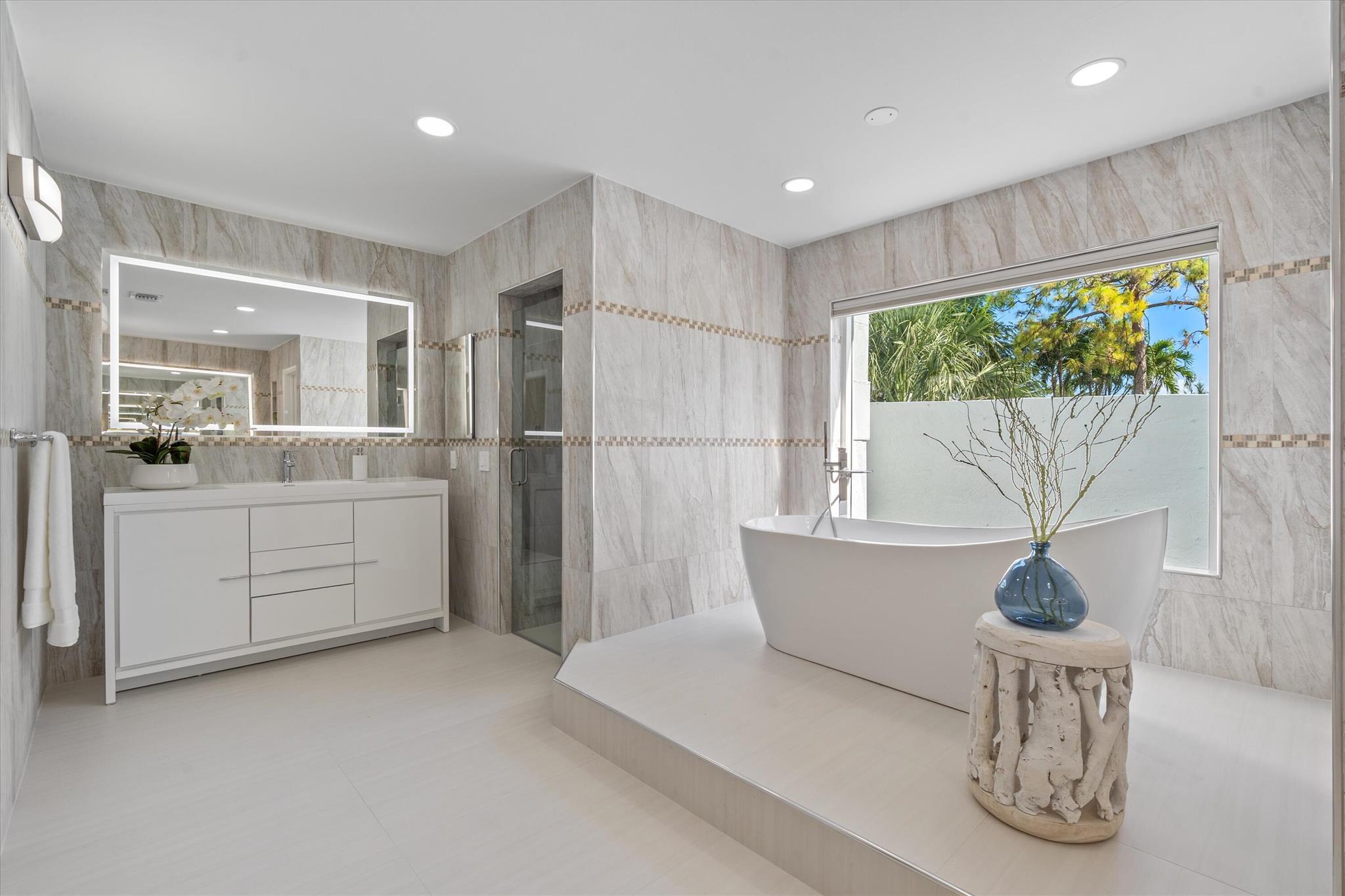 654 Pine Lk Dr Delray Beach, FL 33445