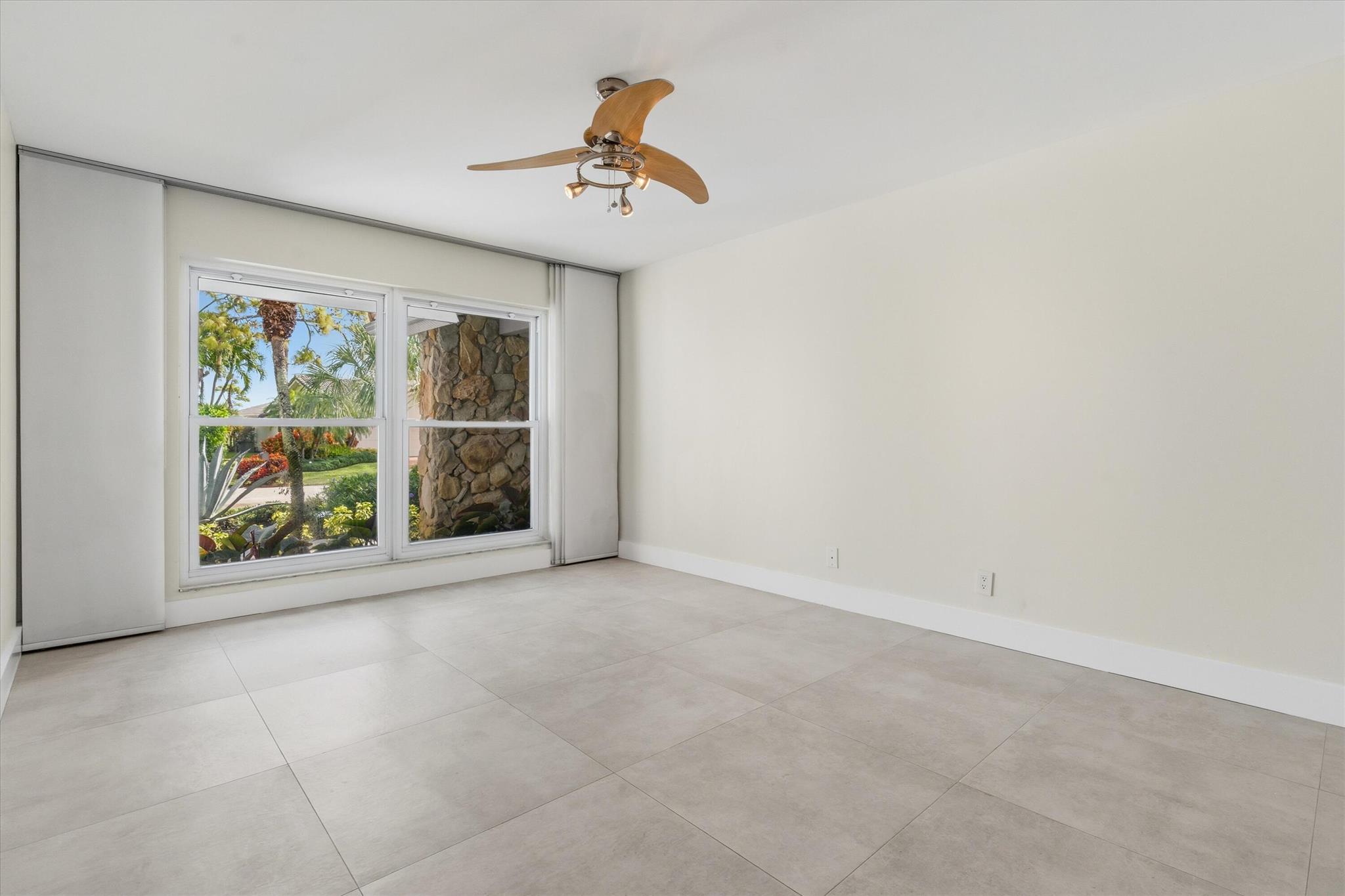 654 Pine Lk Dr Delray Beach, FL 33445