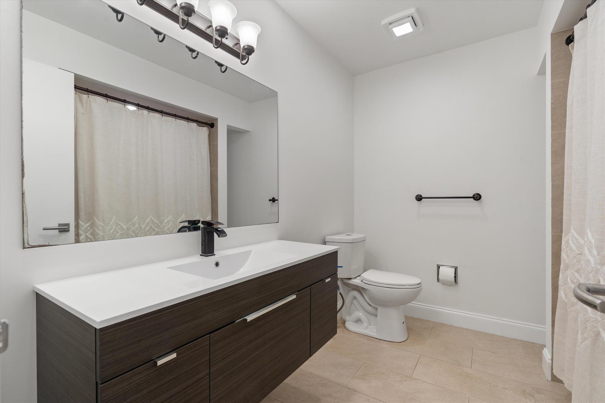 654 Pine Lk Dr Delray Beach, FL 33445