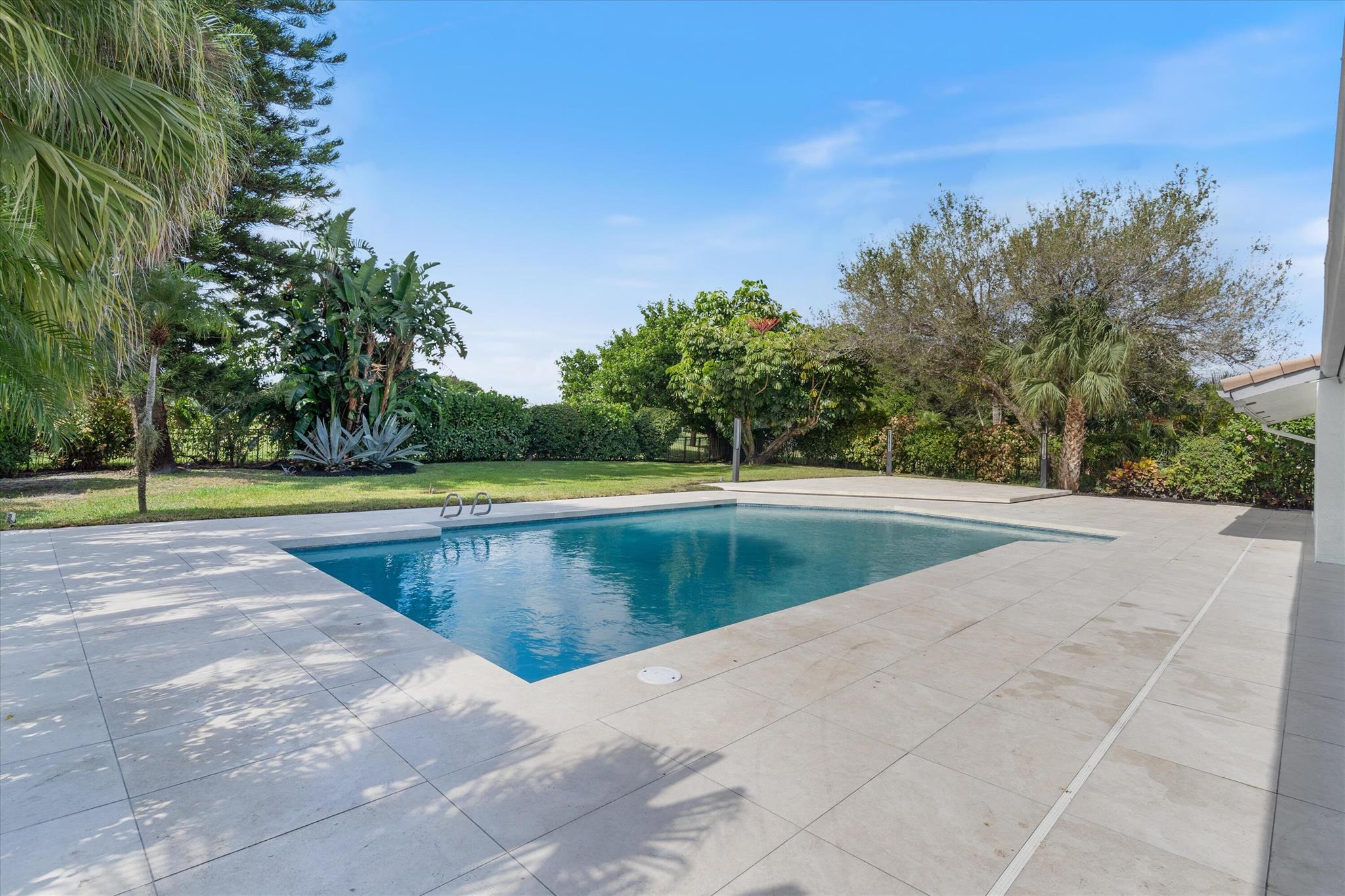 654 Pine Lk Dr Delray Beach, FL 33445