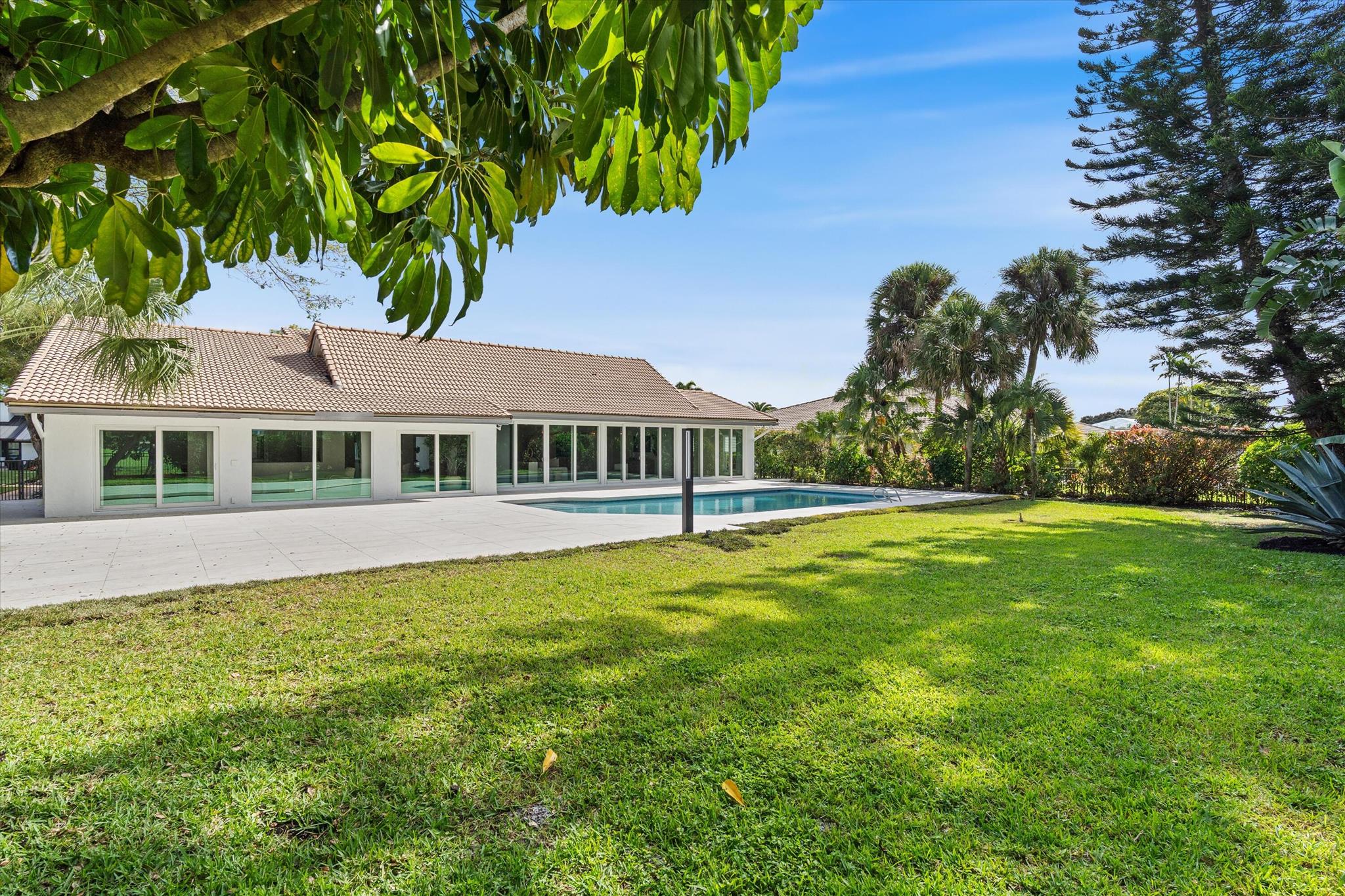 654 Pine Lk Dr Delray Beach, FL 33445