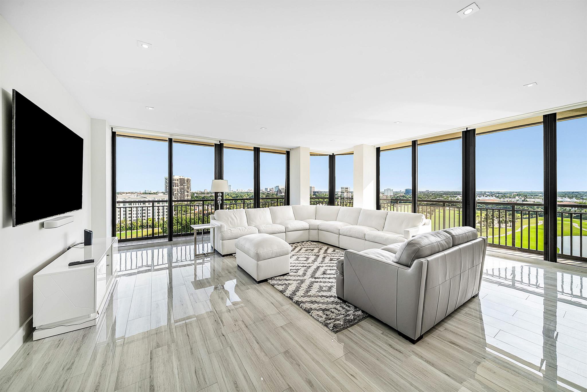 2427 Presidential Way #Ph3