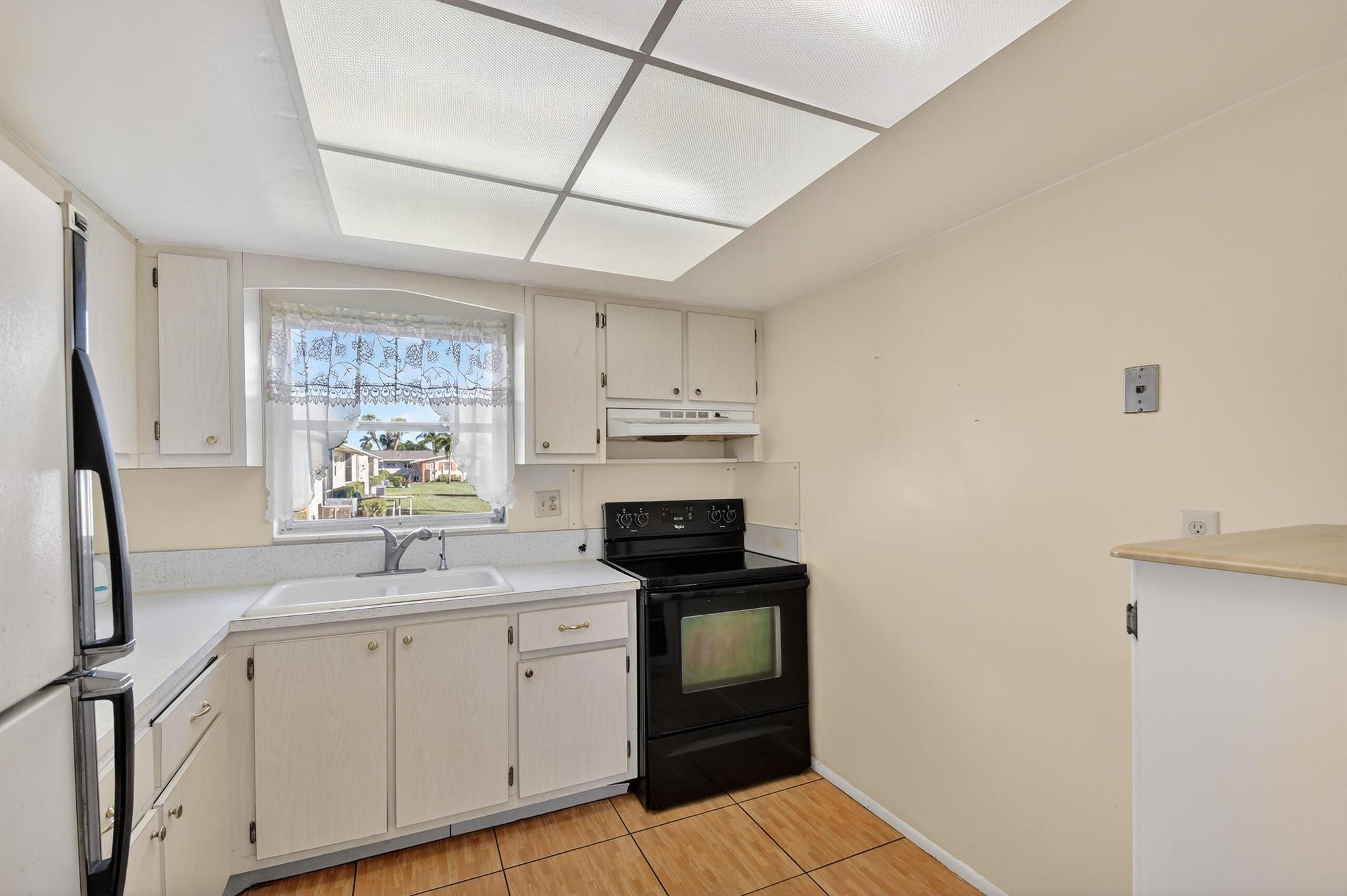 2667 Dudley Dr #B West Palm Beach, FL 33415