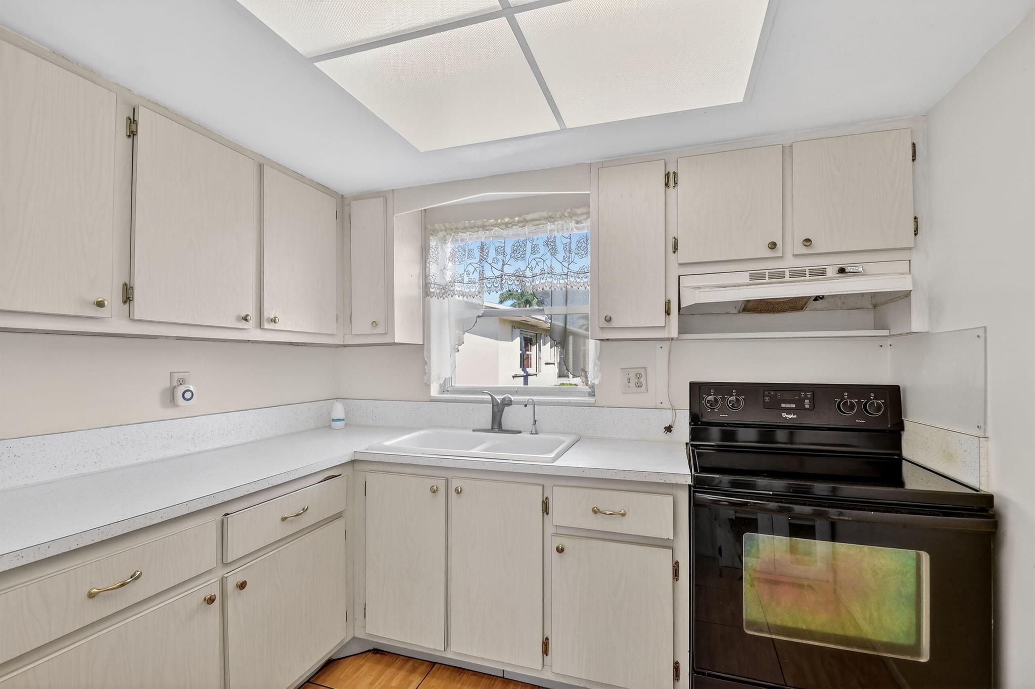 2667 Dudley Dr #B West Palm Beach, FL 33415