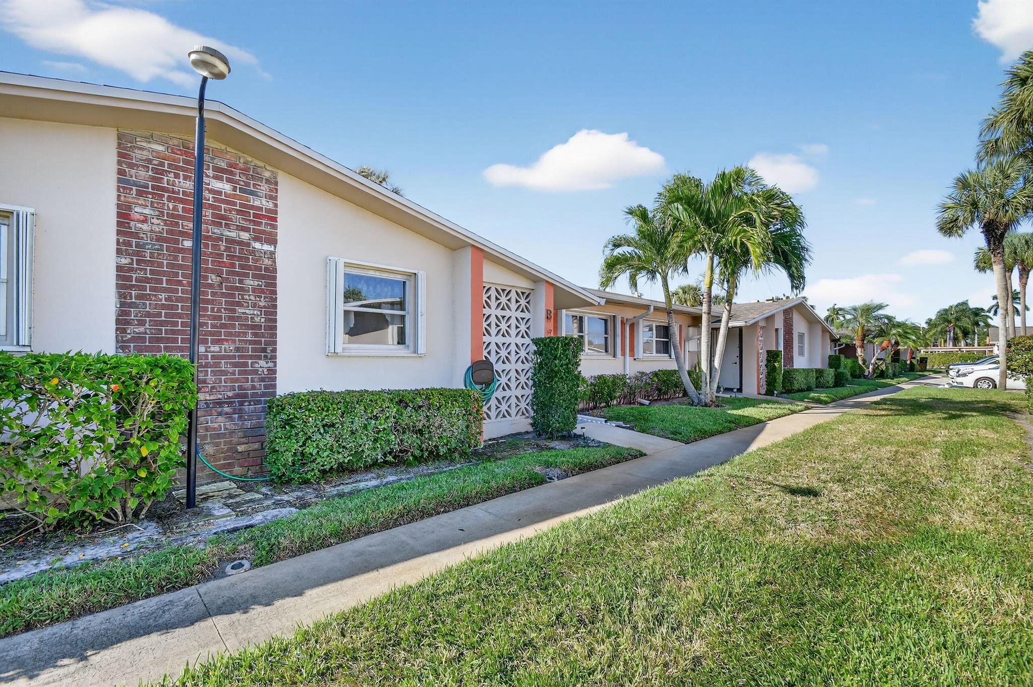 2667 Dudley Dr #B West Palm Beach, FL 33415