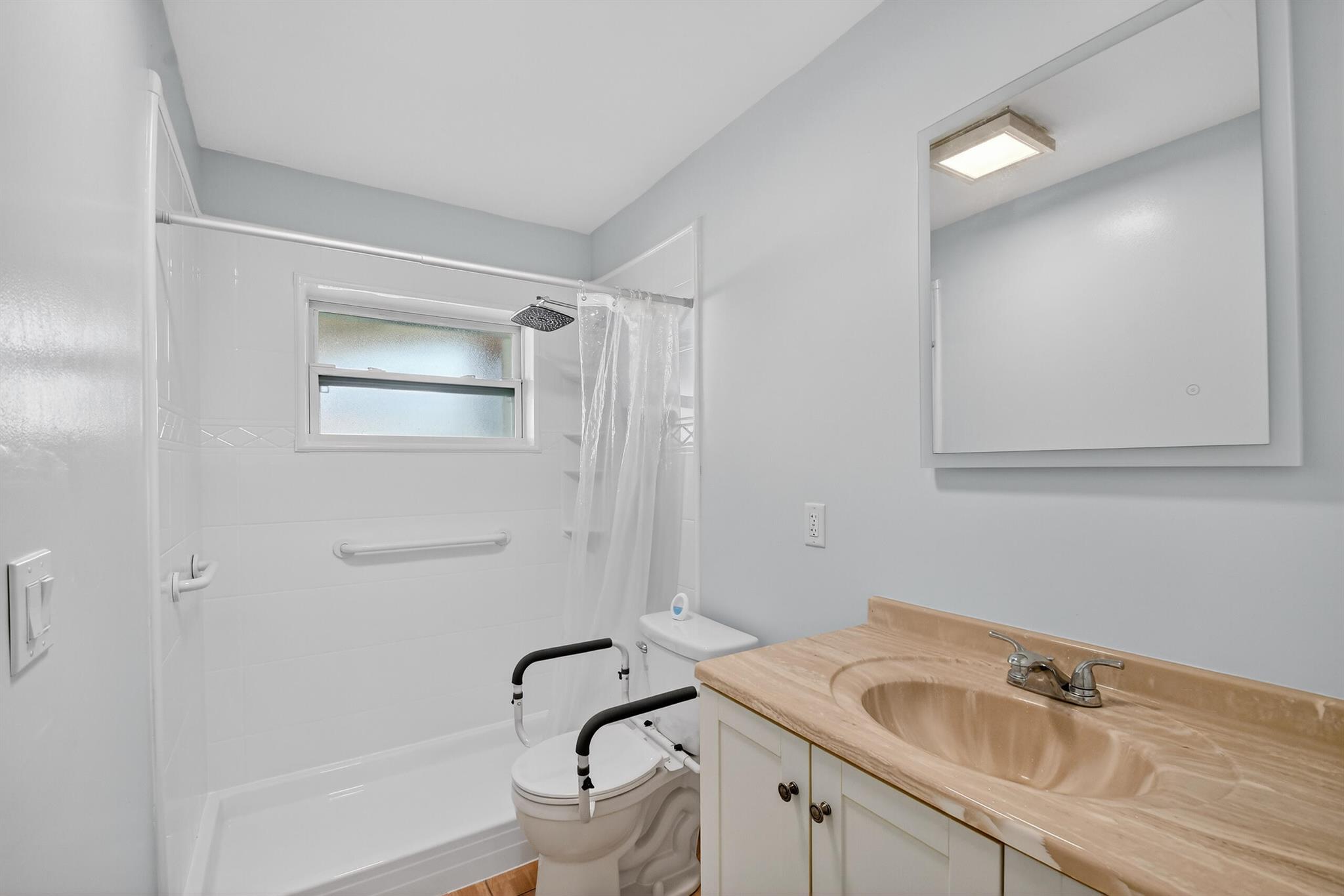 2667 Dudley Dr #B West Palm Beach, FL 33415