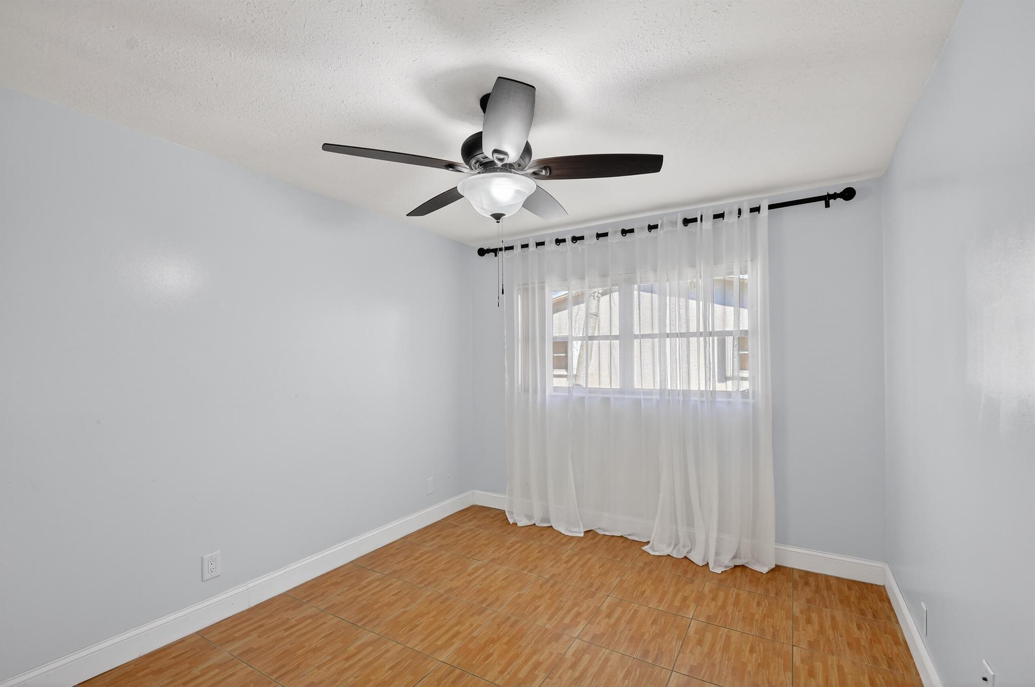 2667 Dudley Dr #B West Palm Beach, FL 33415