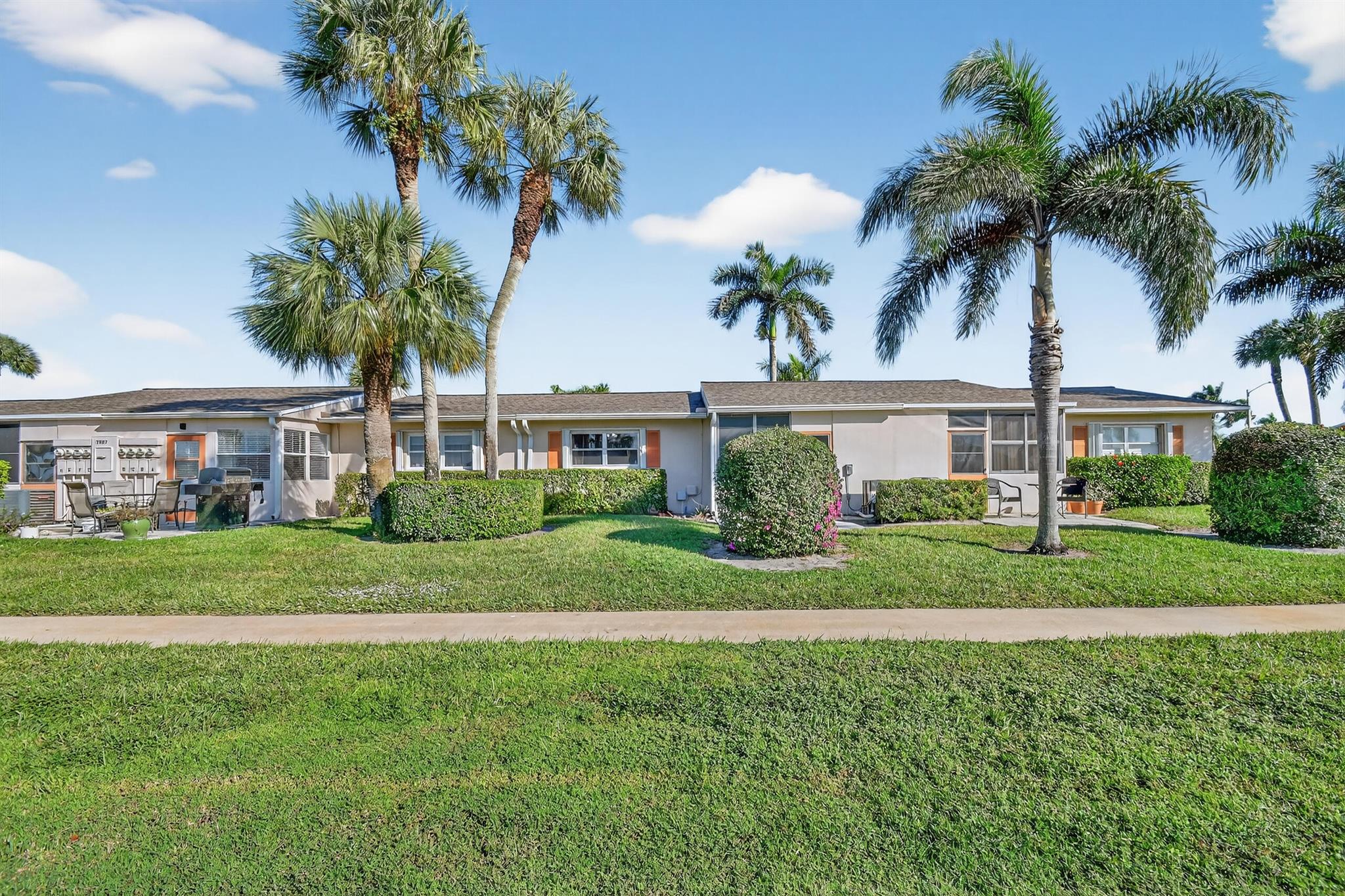 2667 Dudley Dr #B West Palm Beach, FL 33415