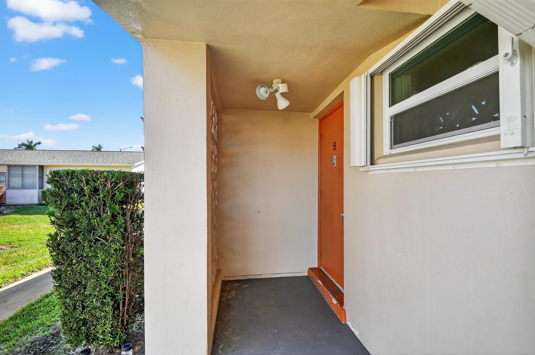 2667 Dudley Dr #B West Palm Beach, FL 33415