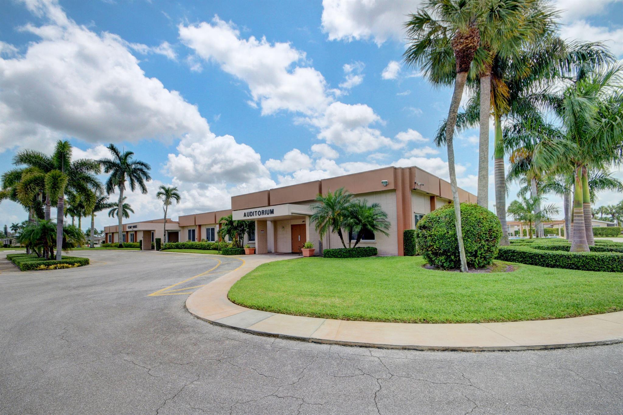 2667 Dudley Dr #B West Palm Beach, FL 33415