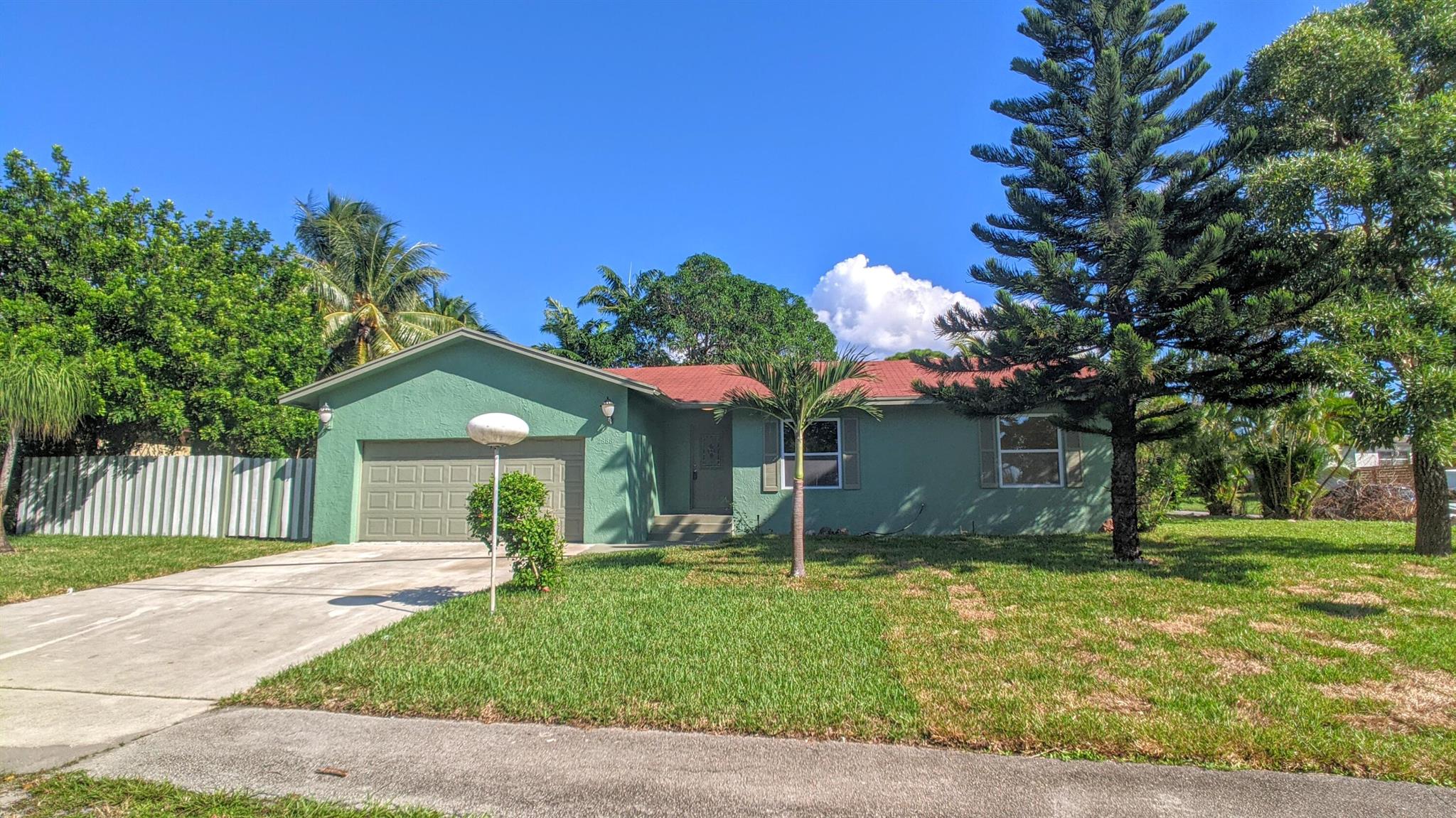 2888 S Seacrest Blvd Boynton Beach, FL 33435