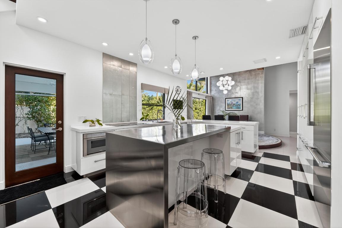 25 Ocean Jupiter, FL 33469