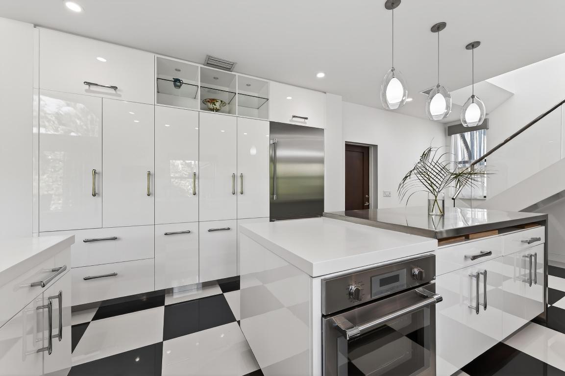 25 Ocean Jupiter, FL 33469