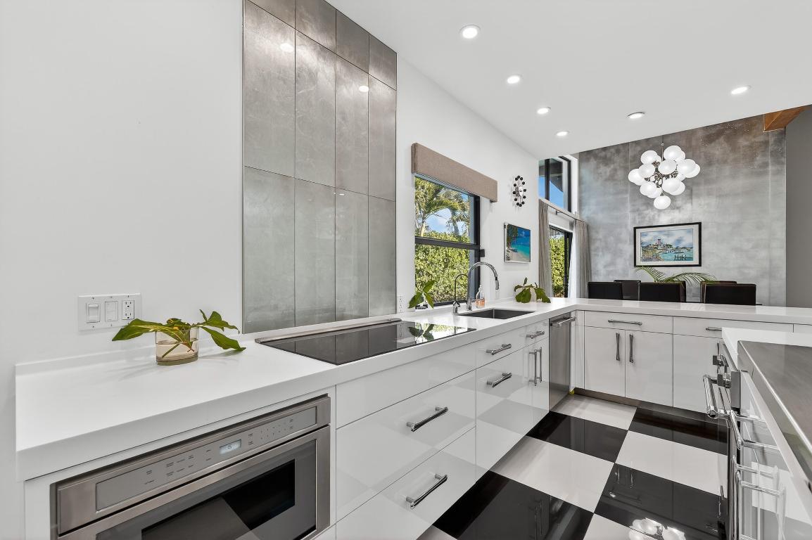 25 Ocean Jupiter, FL 33469