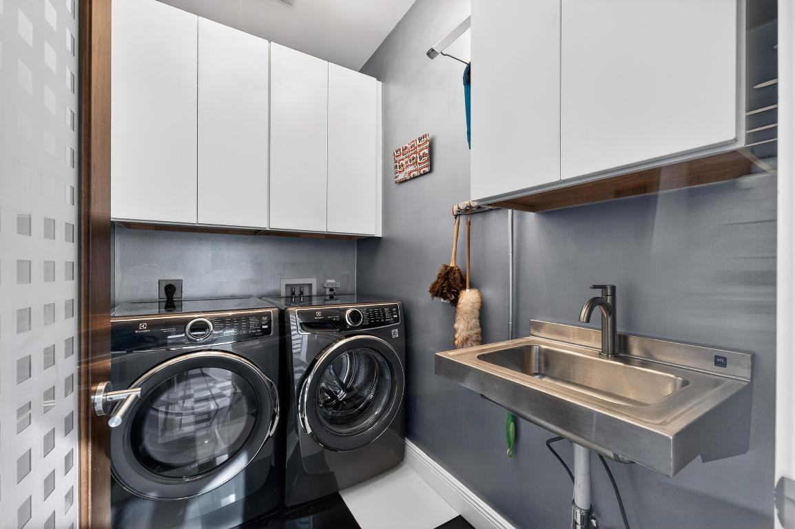 25 Ocean Jupiter, FL 33469