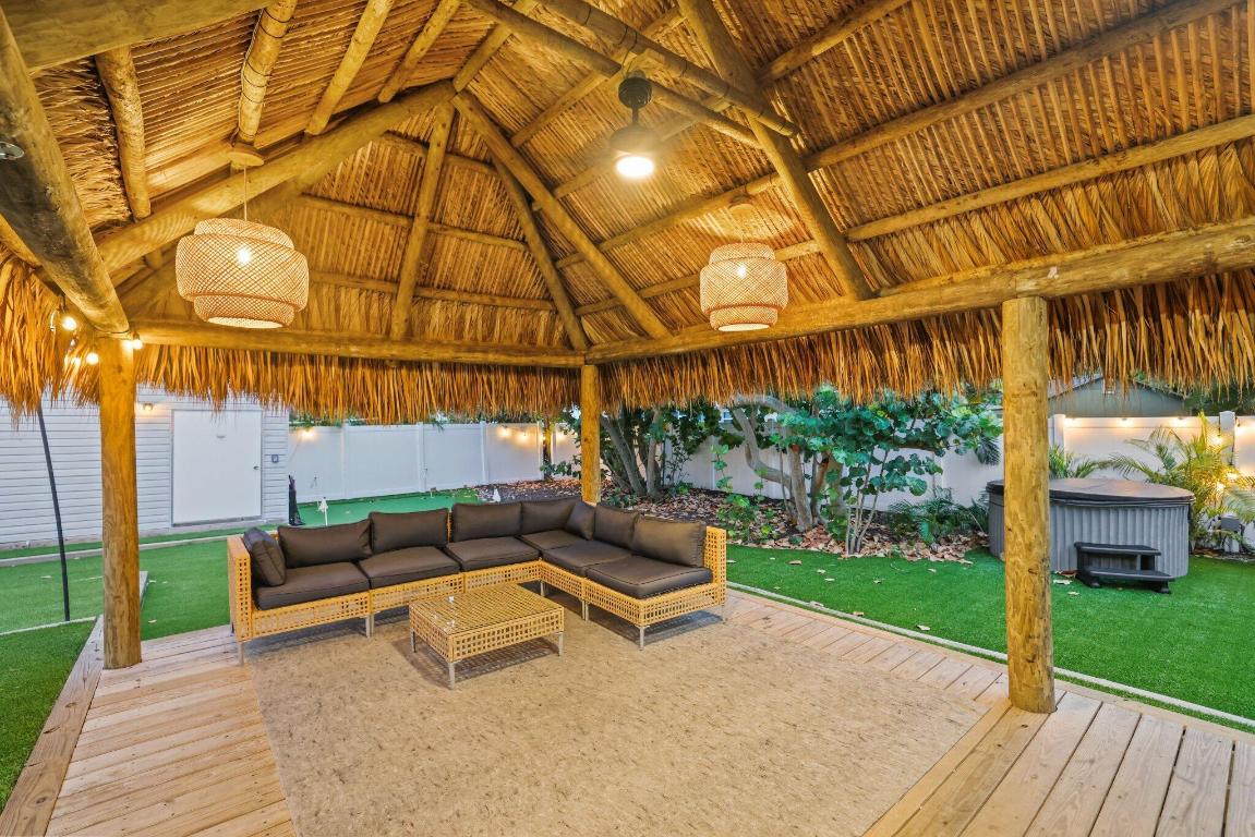 1646 NE 3rd Delray Beach, FL 33444