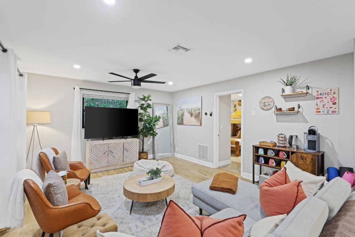 1646 NE 3rd Delray Beach, FL 33444