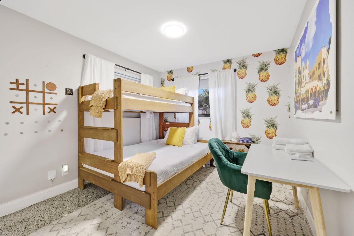 1646 NE 3rd Delray Beach, FL 33444