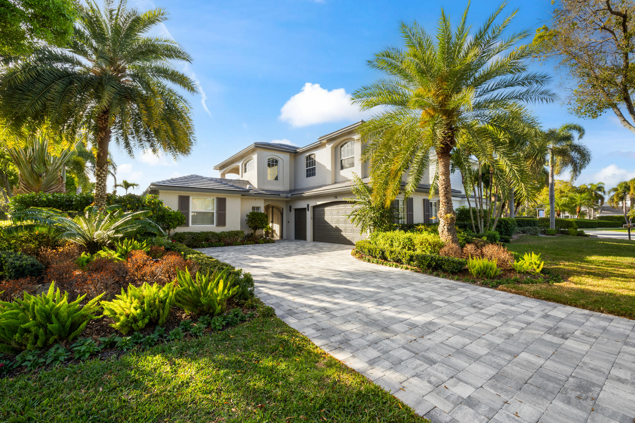 176 Golf Vlg Jupiter, FL 33458