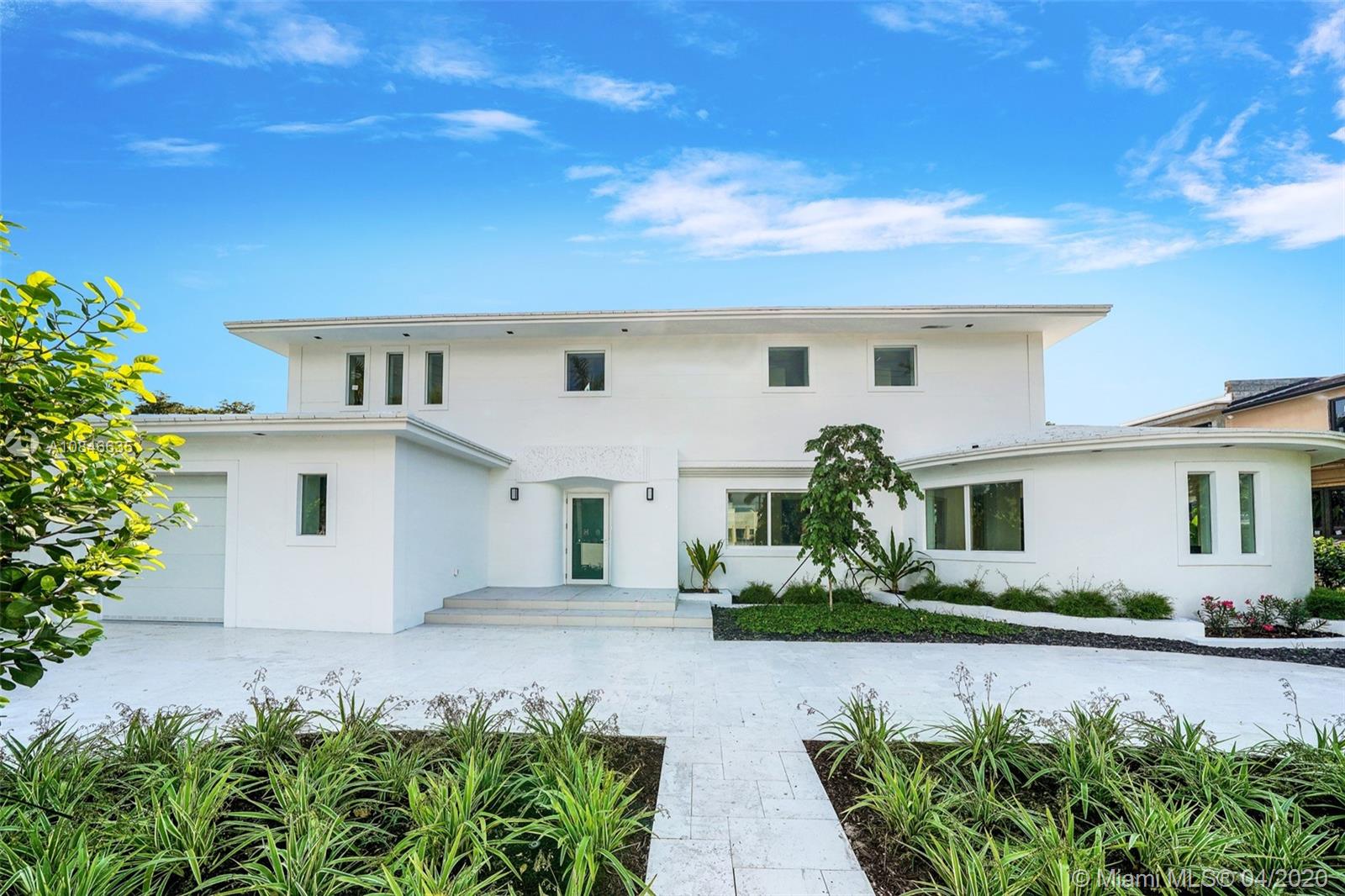 2535 Pine Tree Dr