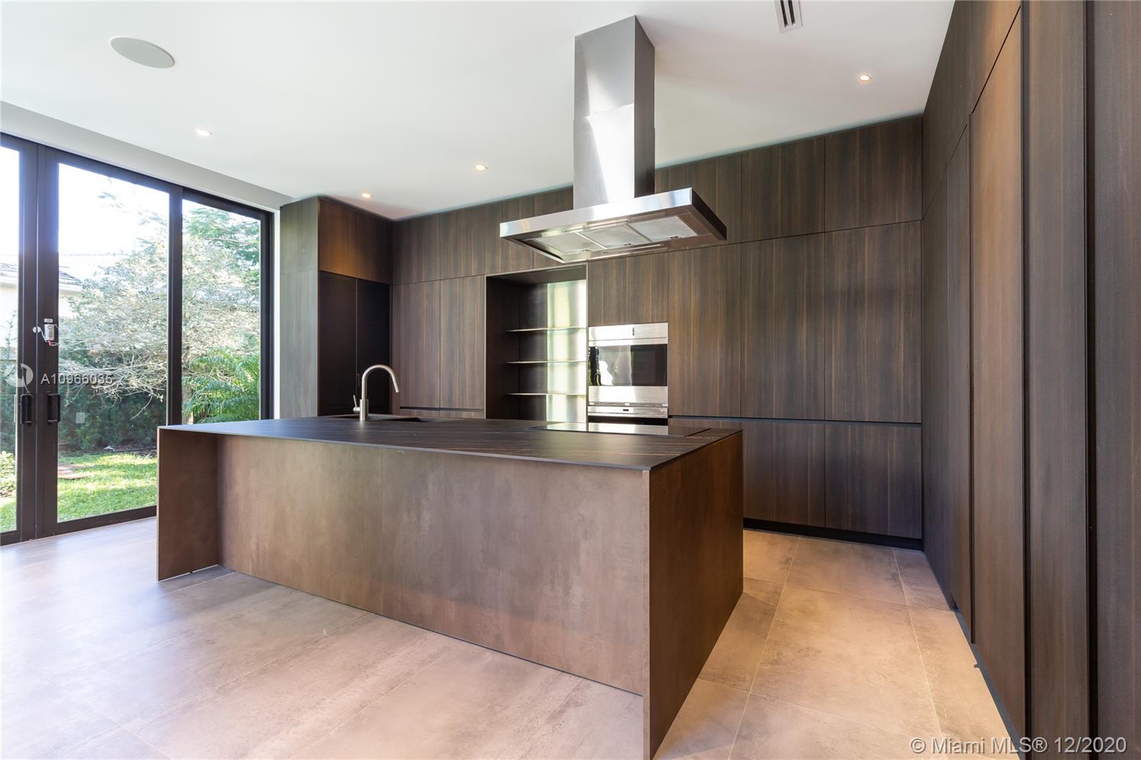 2721 SW 17th Ave Miami, FL 33133