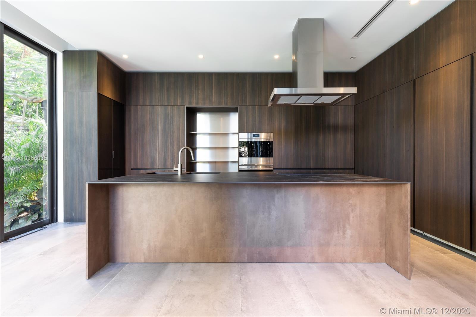 2721 SW 17th Ave Miami, FL 33133