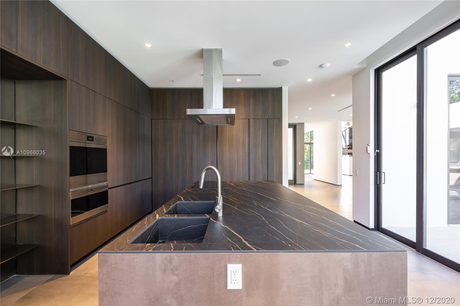 2721 SW 17th Ave Miami, FL 33133