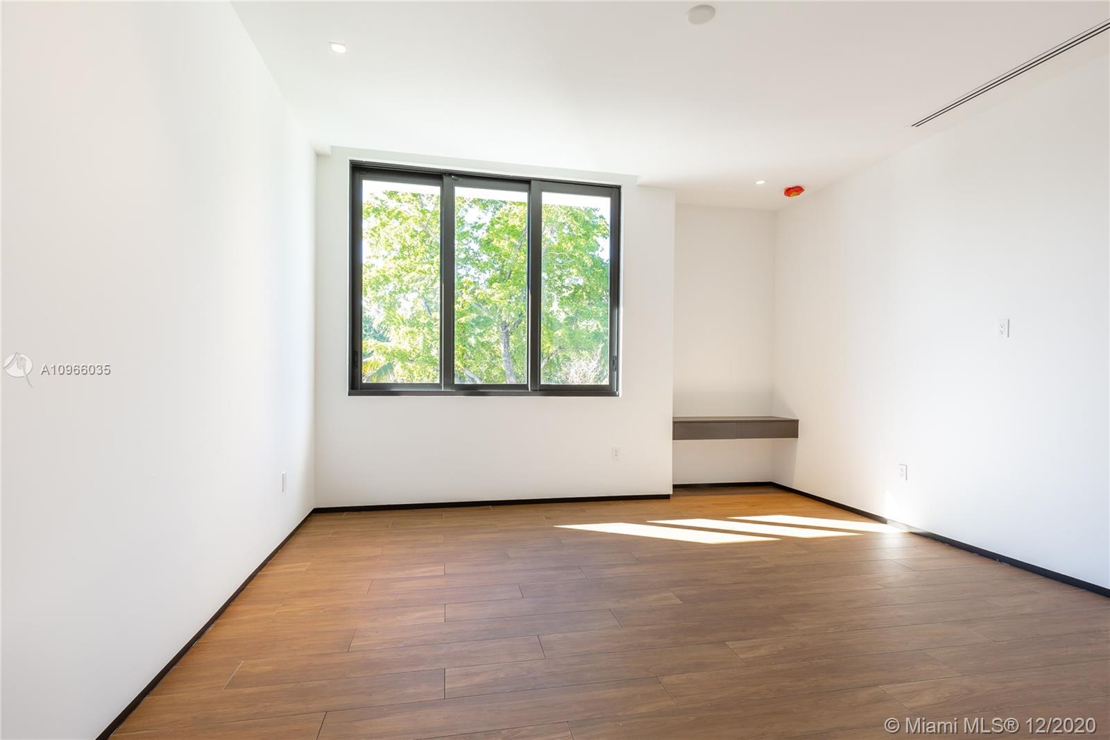 2721 SW 17th Ave Miami, FL 33133