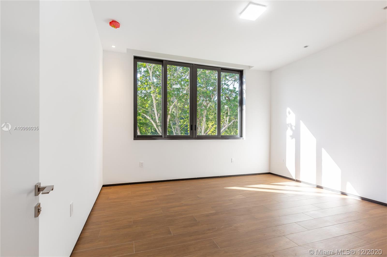 2721 SW 17th Ave Miami, FL 33133