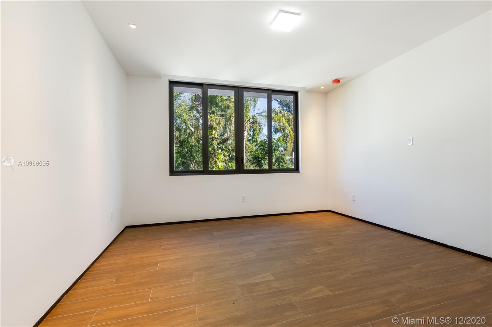 2721 SW 17th Ave Miami, FL 33133