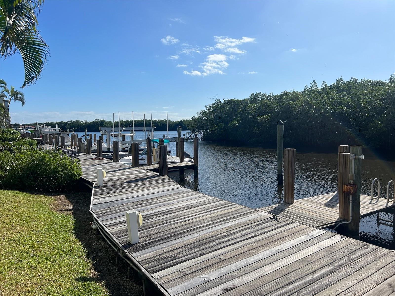 image Harbour Hall Inlet Club18