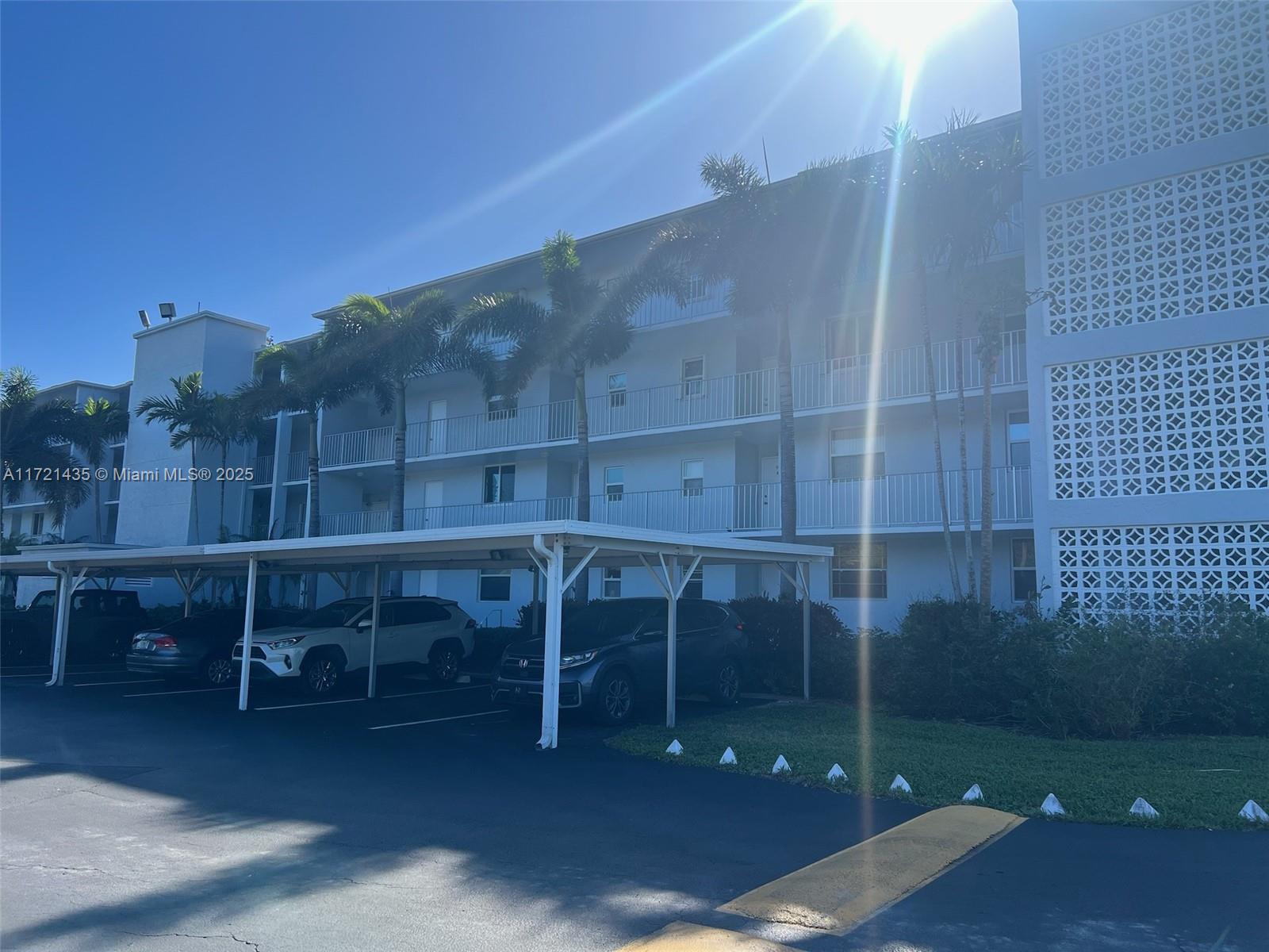 image Harbour Hall Inlet Club4