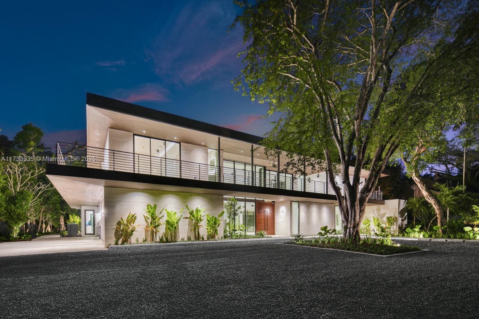 4040 Kiaora St Miami, FL 33133 4040 Kiaora St Miami, FL 33133