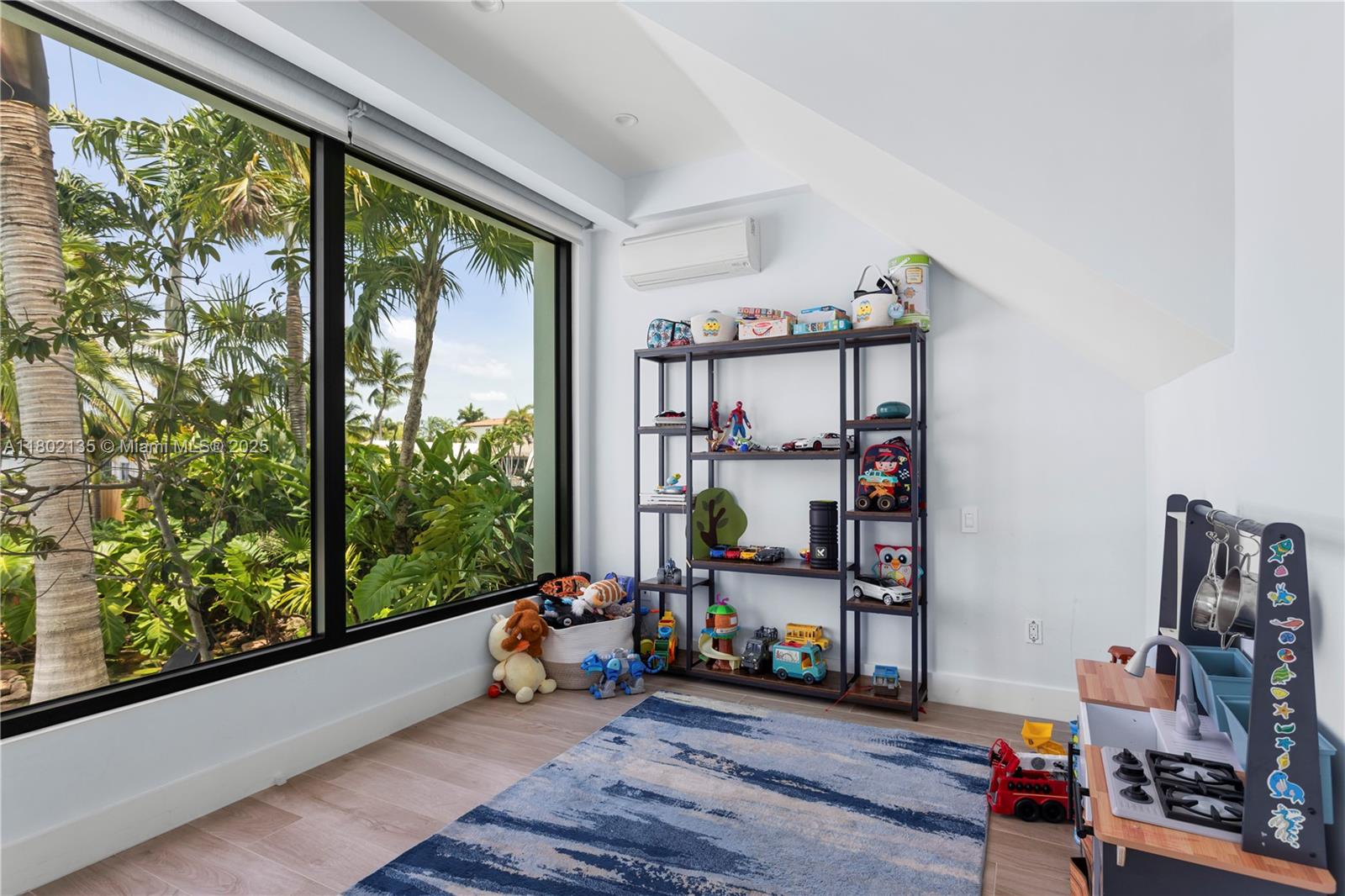 12880 N Bayshore Dr North Miami, FL 33181 12880 N Bayshore Dr North Miami, FL 33181