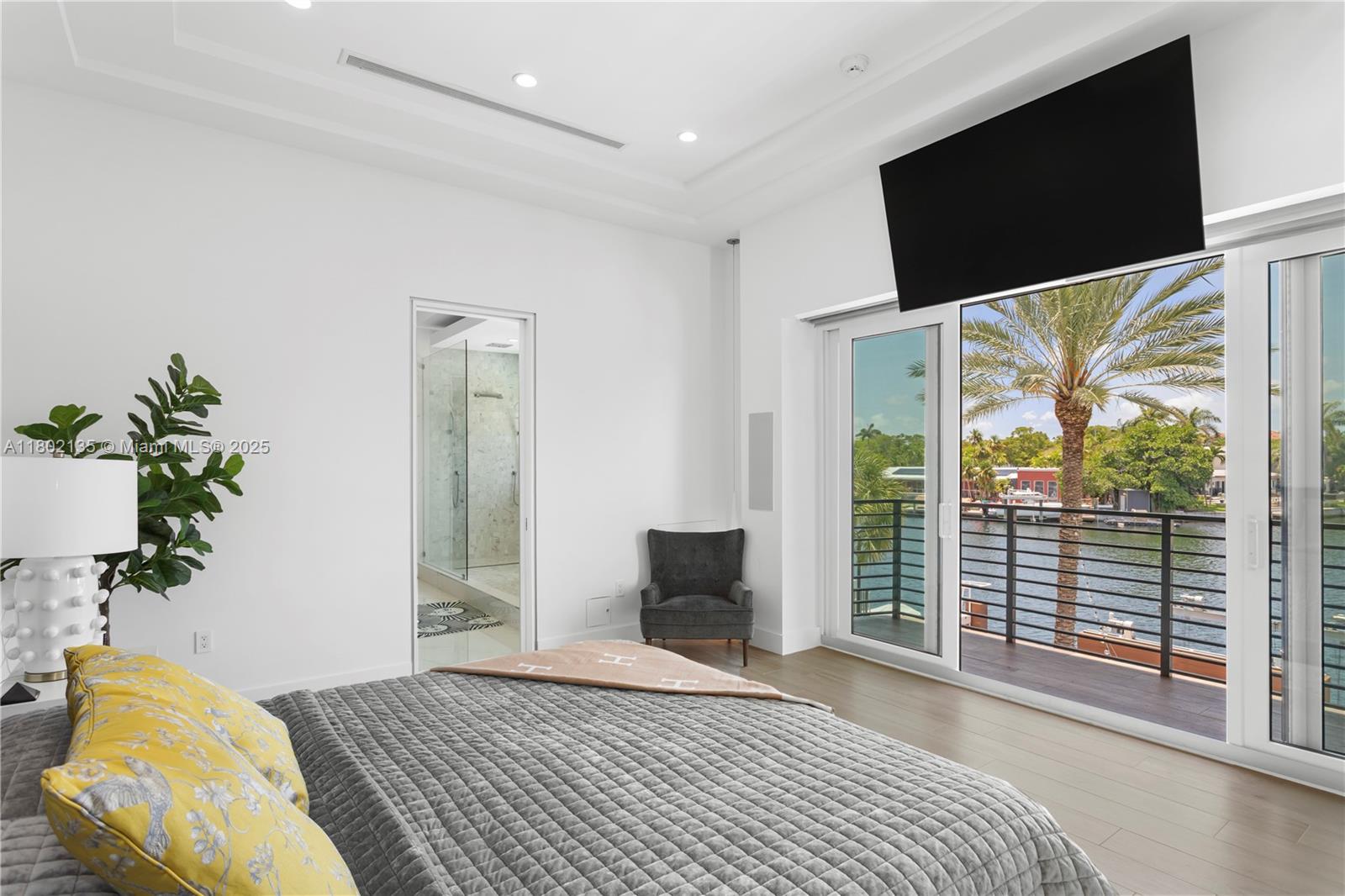 12880 N Bayshore Dr North Miami, FL 33181 12880 N Bayshore Dr North Miami, FL 33181