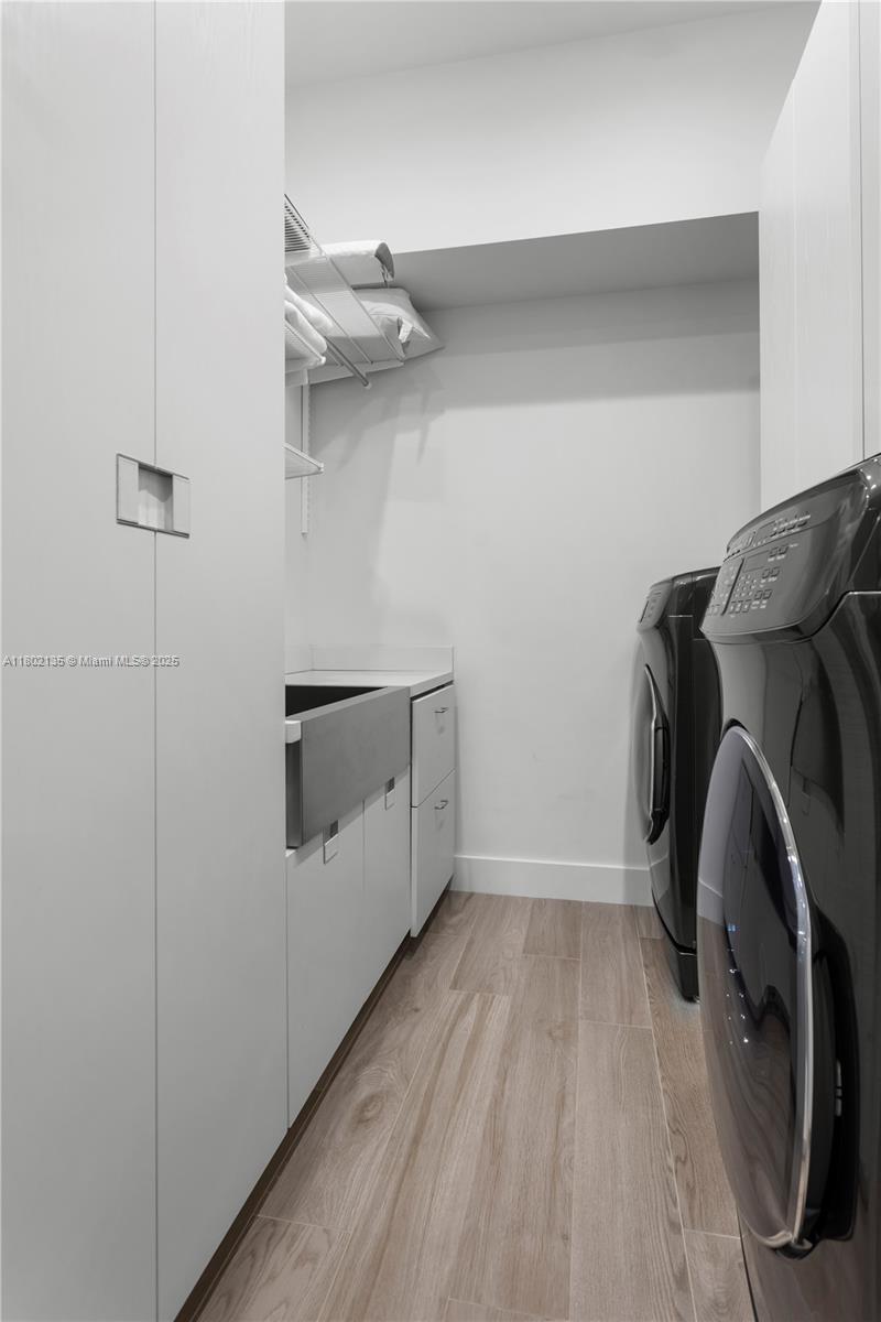 12880 N Bayshore Dr North Miami, FL 33181 12880 N Bayshore Dr North Miami, FL 33181