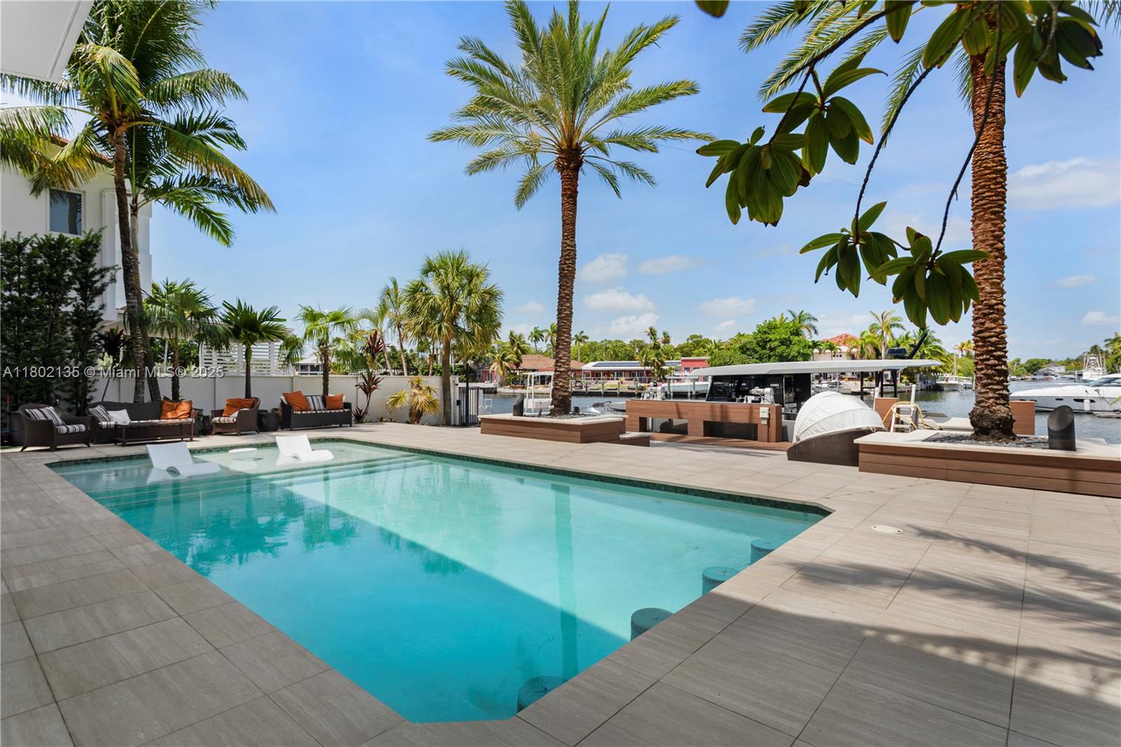 12880 N Bayshore Dr North Miami, FL 33181 12880 N Bayshore Dr North Miami, FL 33181