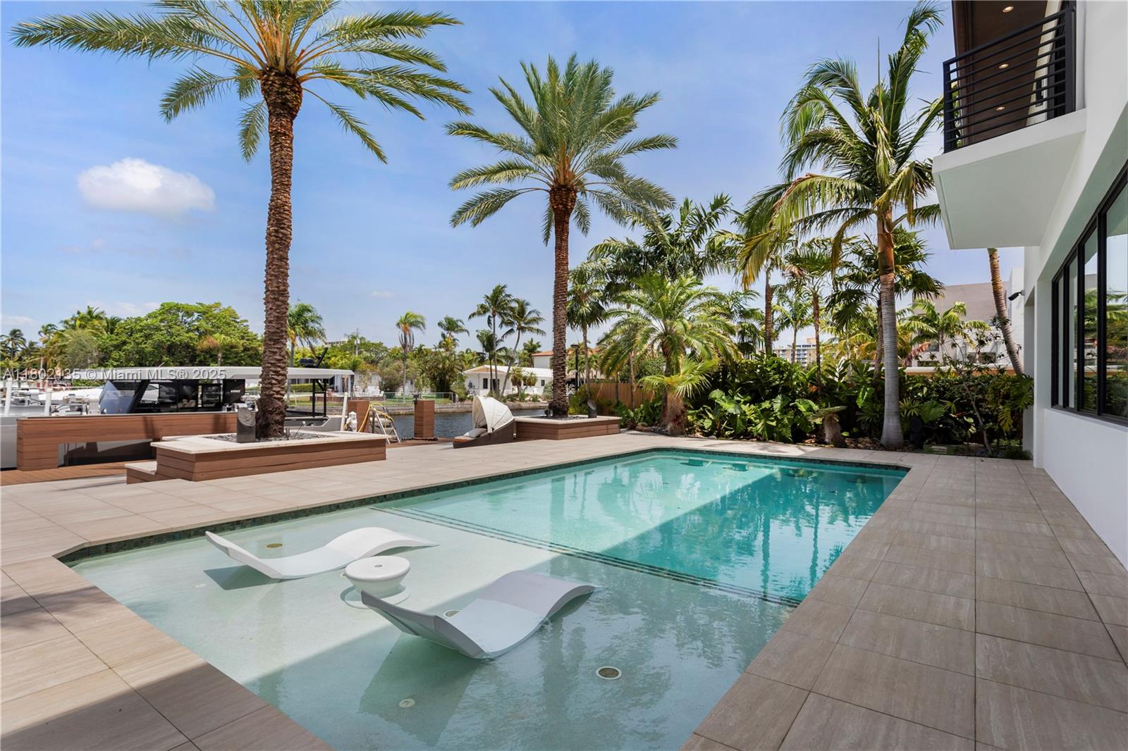 12880 N Bayshore Dr North Miami, FL 33181 12880 N Bayshore Dr North Miami, FL 33181