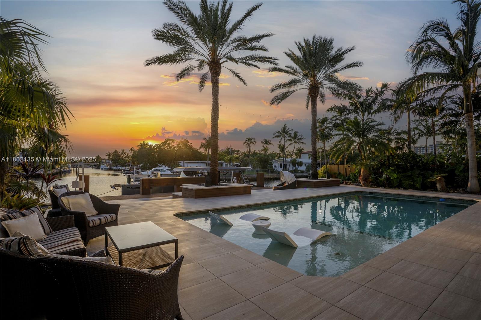 12880 N Bayshore Dr North Miami, FL 33181 12880 N Bayshore Dr North Miami, FL 33181