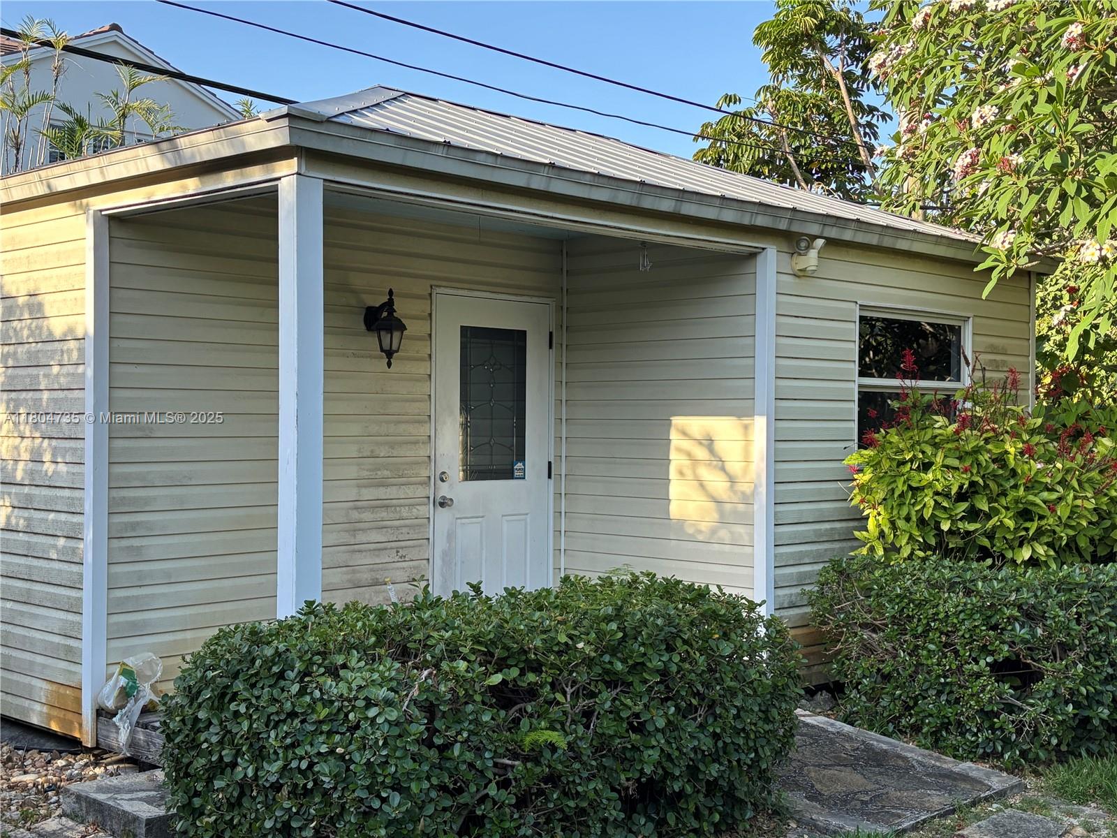 5951 SW 84th St South Miami, FL 33143