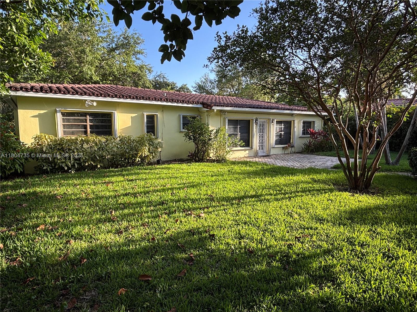 5951 SW 84th St South Miami, FL 33143