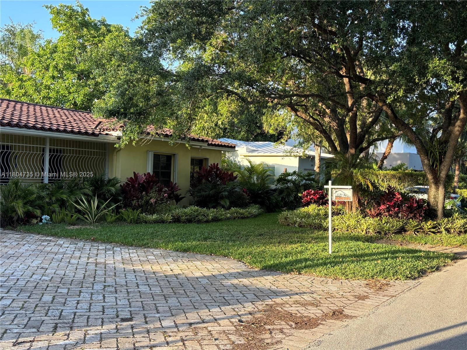 5951 SW 84th St South Miami, FL 33143