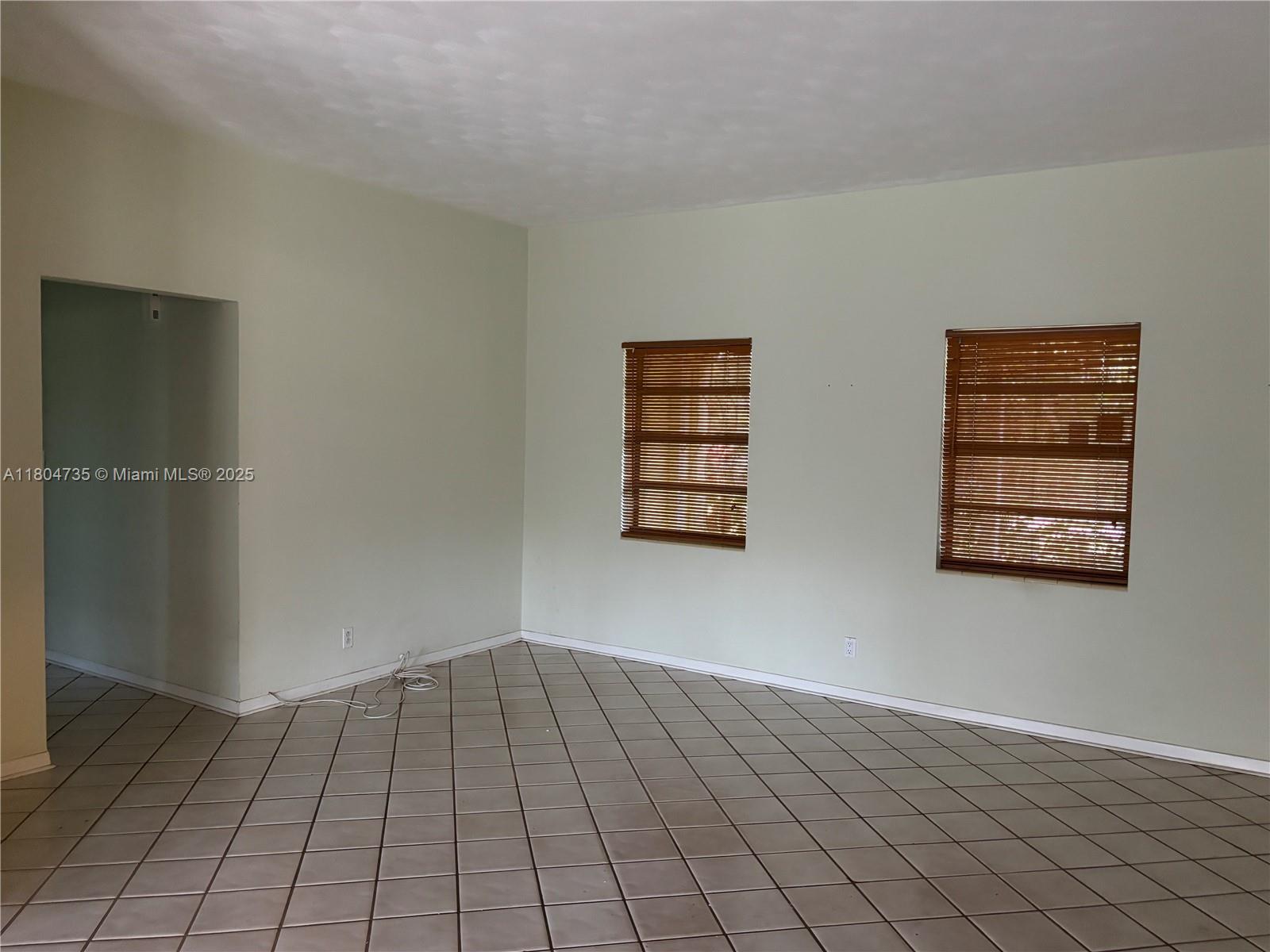 5951 SW 84th St South Miami, FL 33143