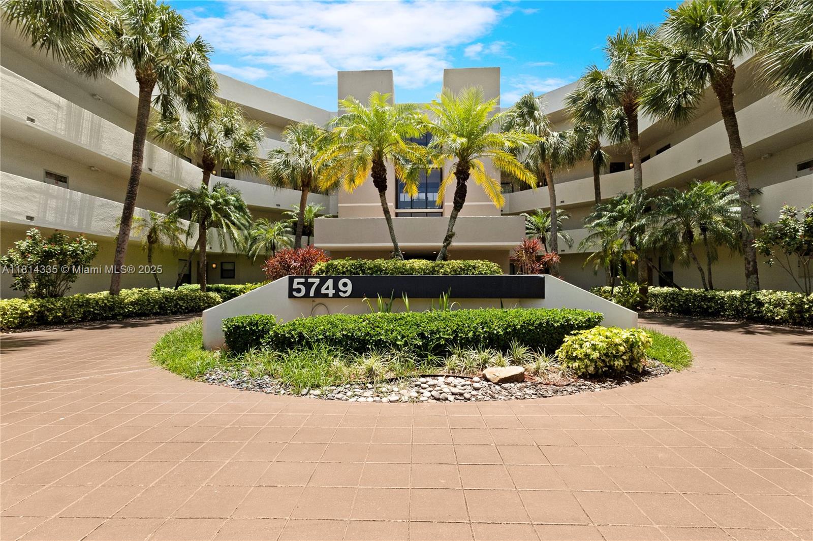 5749 Camino Del Sol #403