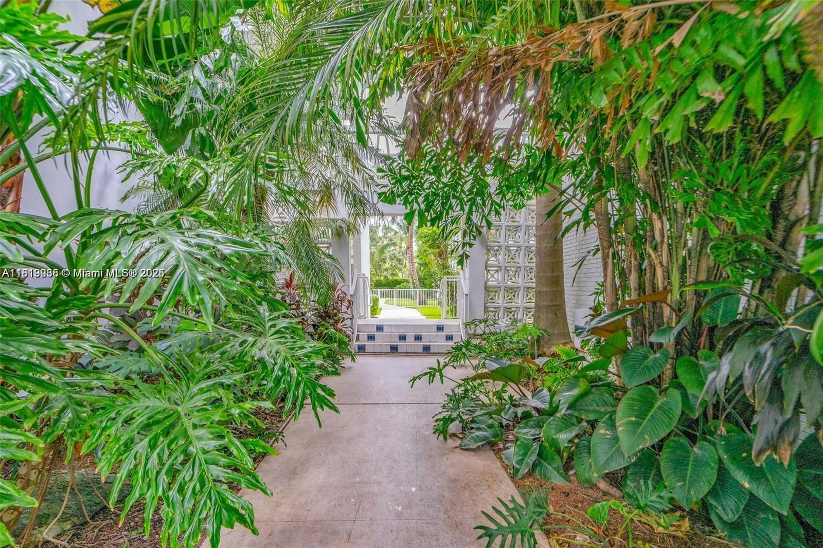 1631 NE 114th St #311,Miami, FL 33181