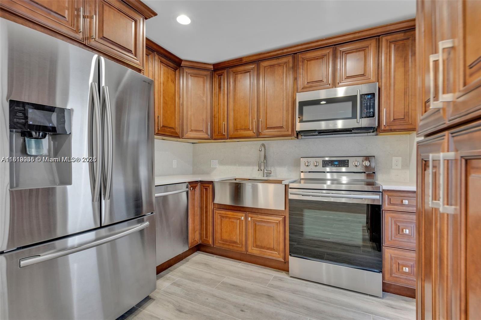 1631 NE 114th St #311,Miami, FL 33181