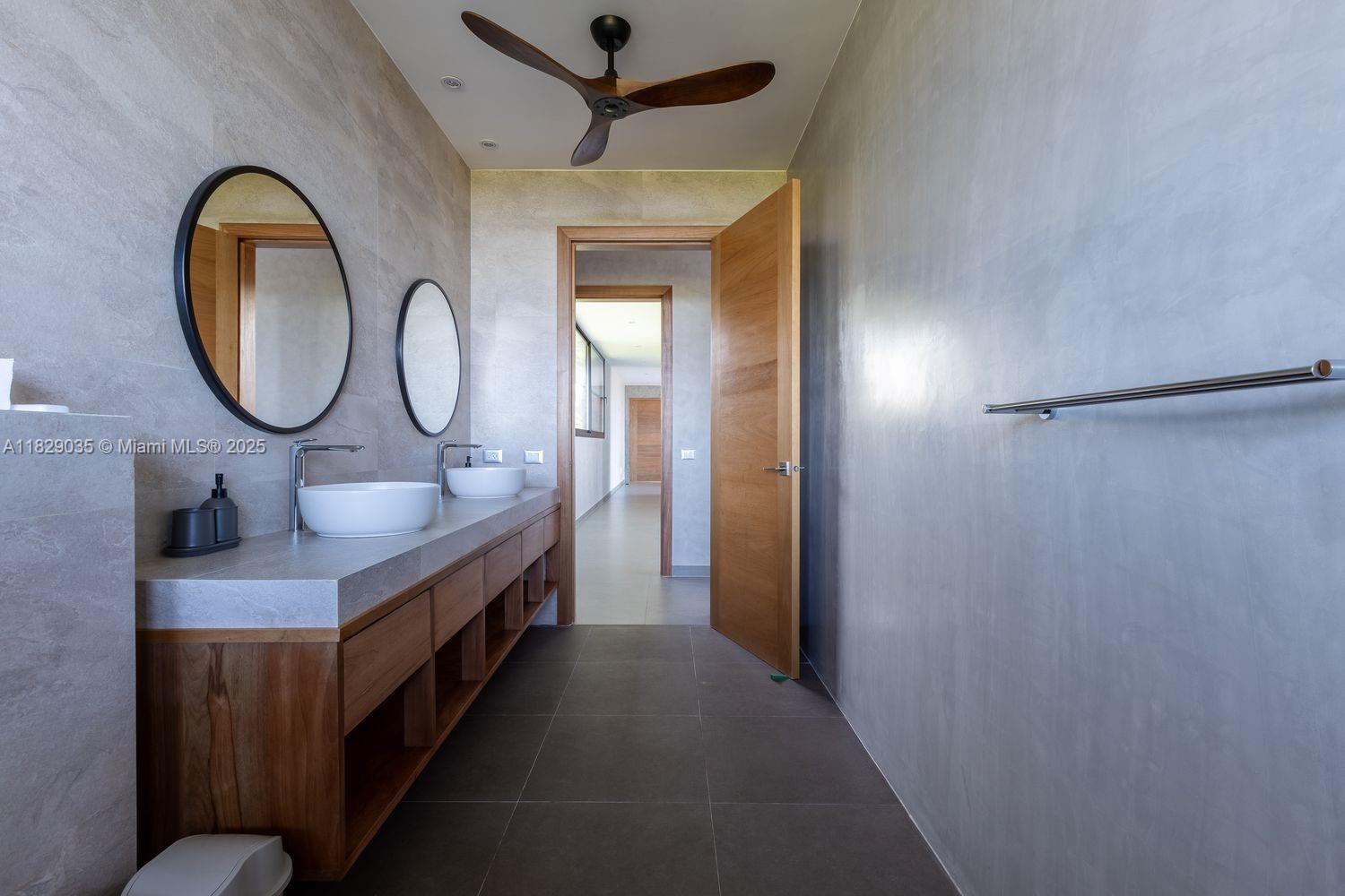 000 8g99+hr Las Terrenas, Dominican Republic Las Terrenas, FL 32000