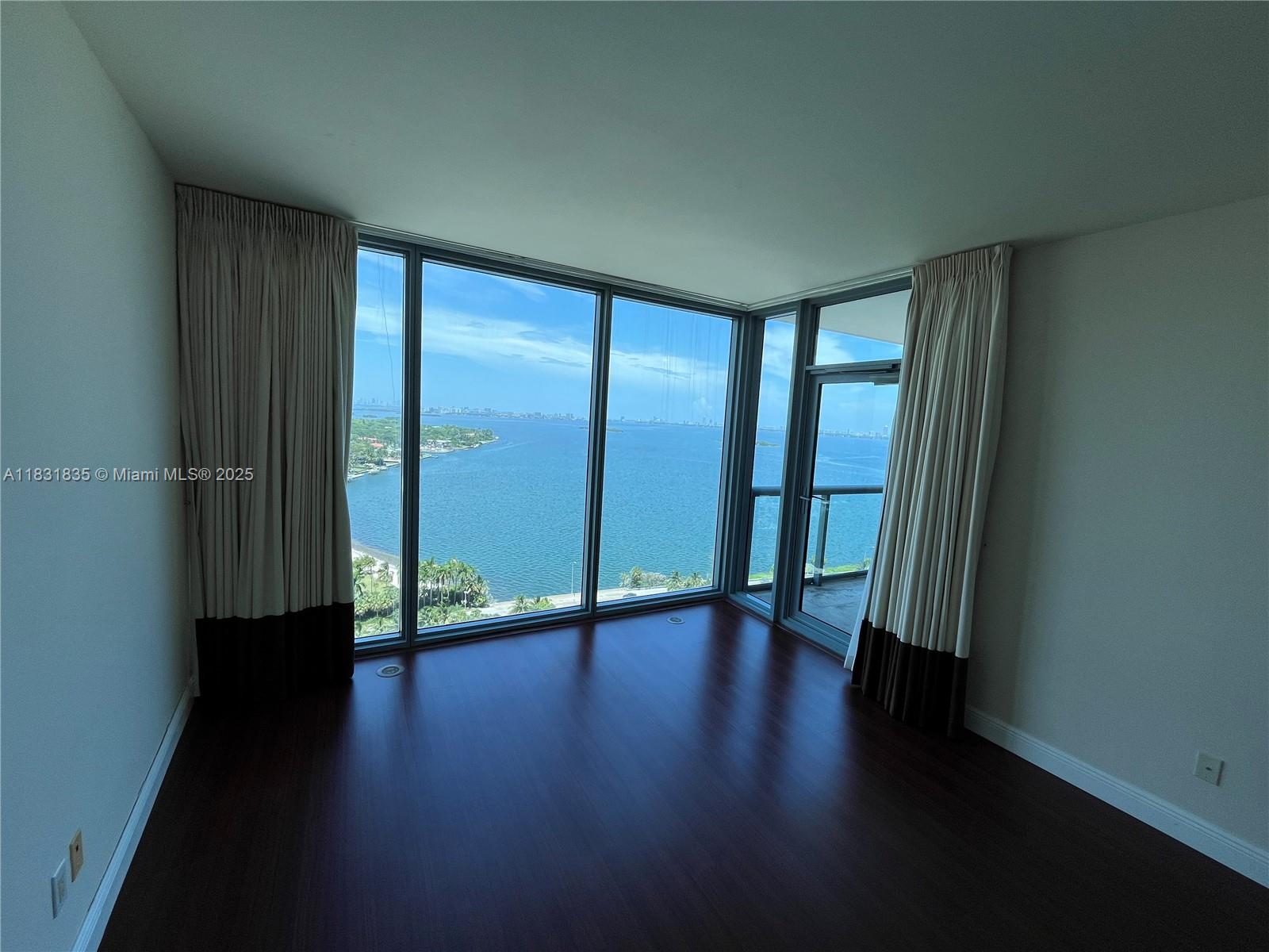 image Blue Condo9