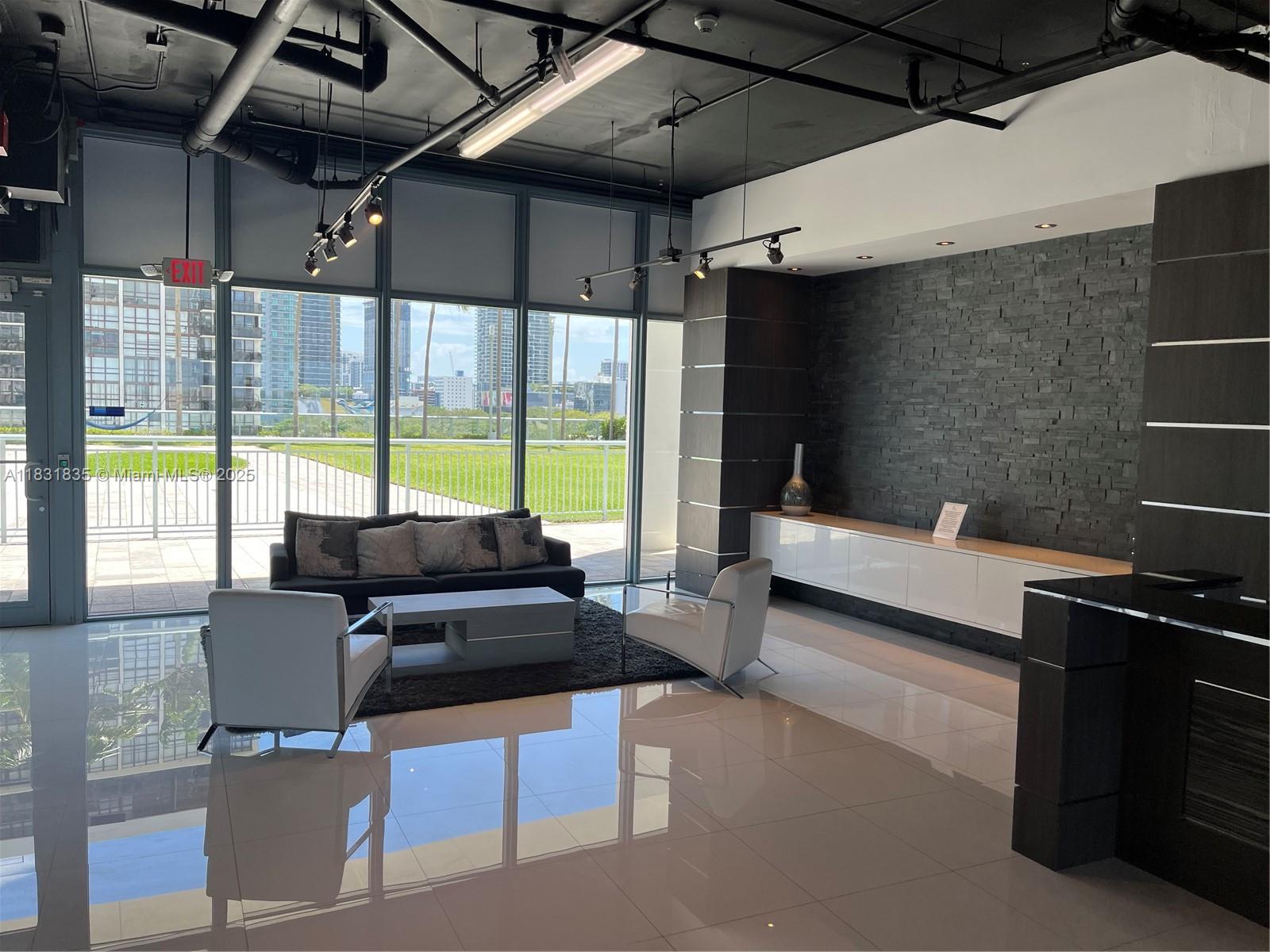 image Blue Condo19