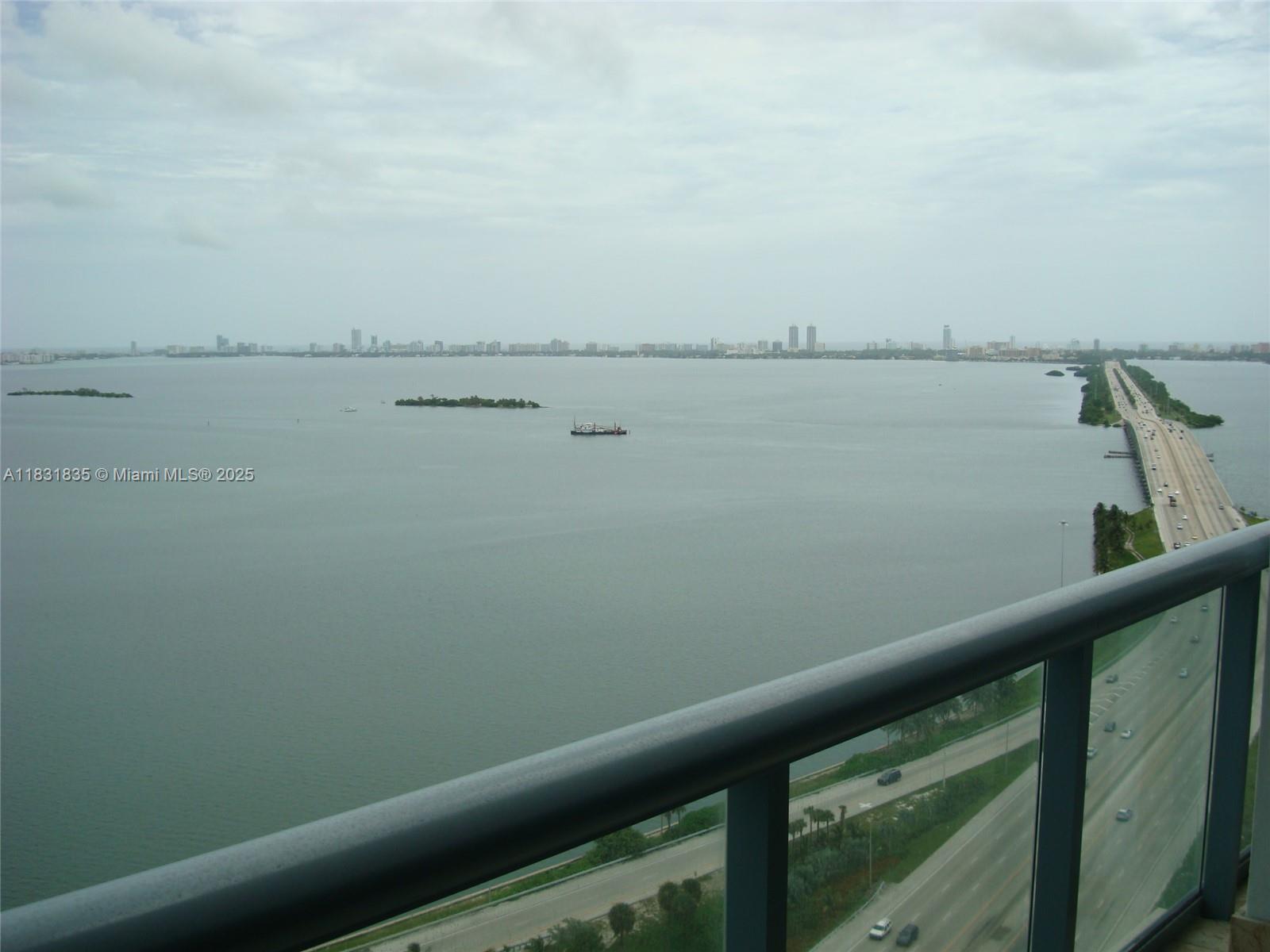 image Blue Condo2